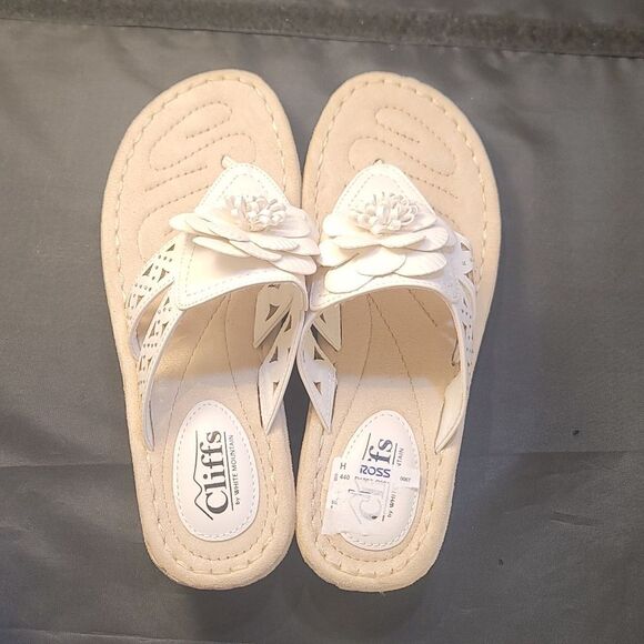 BRAND CLIFFS by White MOUNTAIN WOMEN CYNTHIA DRESSY FLORAL  DESIGN THONG SANDAL - Picture 6 of 14